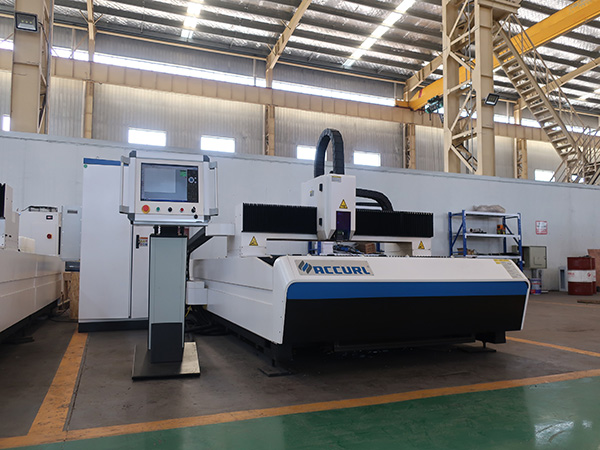CNC 1000w光纤激光切割机价格