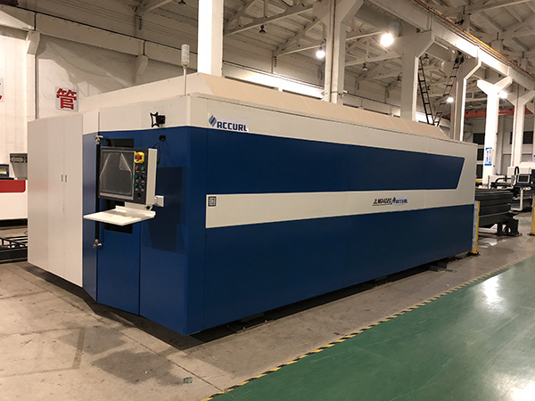 全闭式托盘交换机光纤激光管和钣金切割机