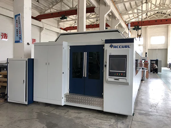 高品质金属光纤激光切割机3000W,价格低廉